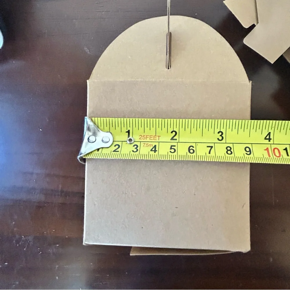 Free item: two gift boxes